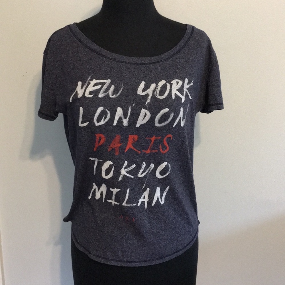 Abercrombie and Fitch Graphic Tee in Dark Blue, XS